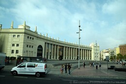 Placa d'Espanya in Barcelona.jpg