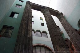 Tall Roman Columns of Temple D'Augustus Barcelona.jpg