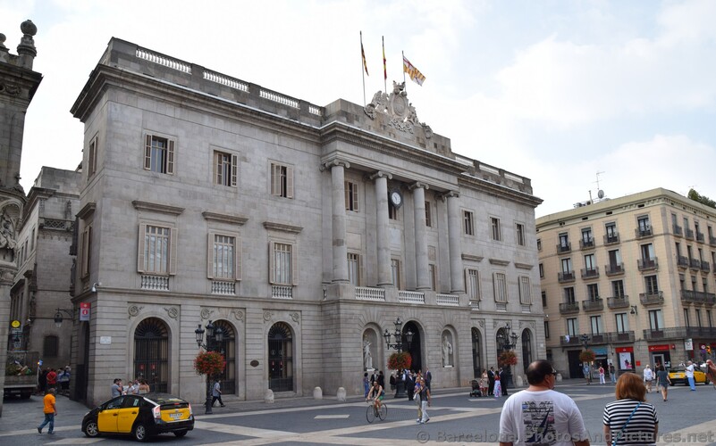 Barcelona City Hall Building Photo.jpg