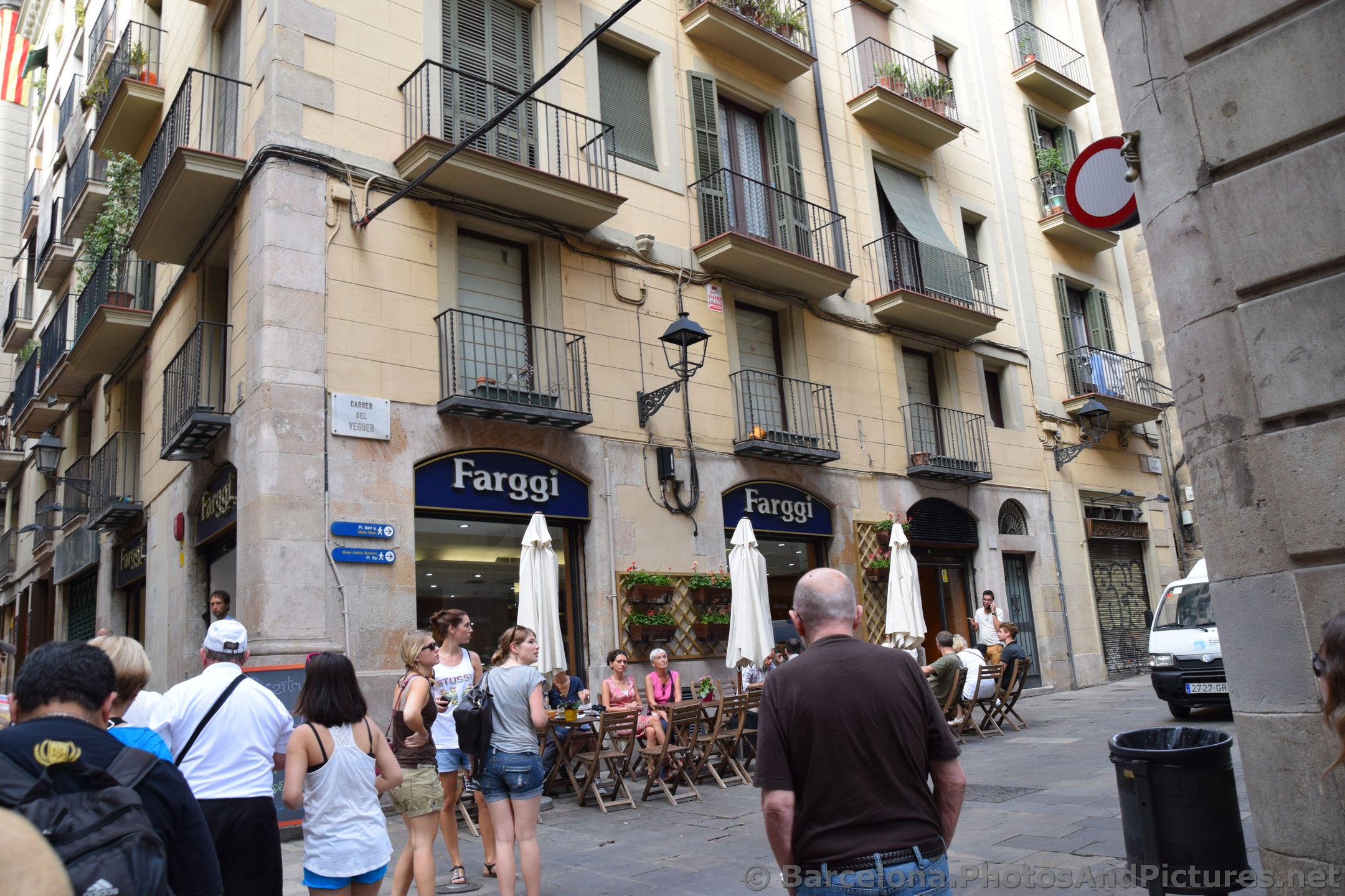 Farggi Restaurant on Carrer del Veguer Street in Barcelona.jpg