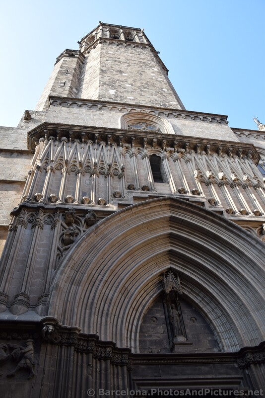 Placa Sant Iu Barcelona Cathedral Tower.jpg