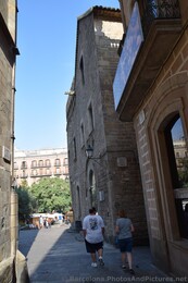 Distric 2 Barrio 2 Bajada de la Canonja Barcelona.jpg