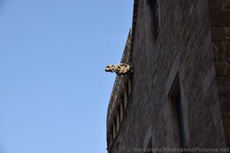 Gargoyle Statue on Building in Barcelona.jpg