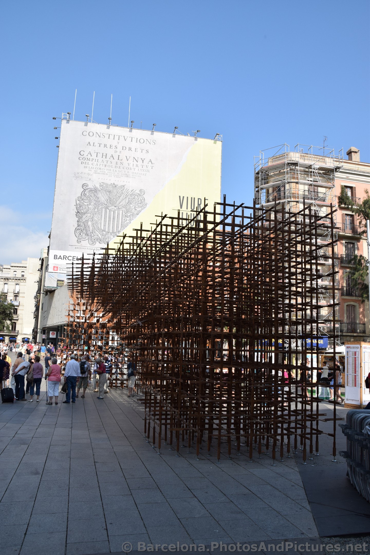 Wooden Lattice art Found outside of Barcelona Cathedral.jpg
