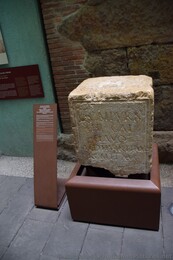 Quintus Calpurnius Flavus Pedestal at Temple of Augustus Barcelona.jpg