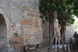 Artistic Mask and Silver Sculpture outside of Barcelona Cathedral.jpg
