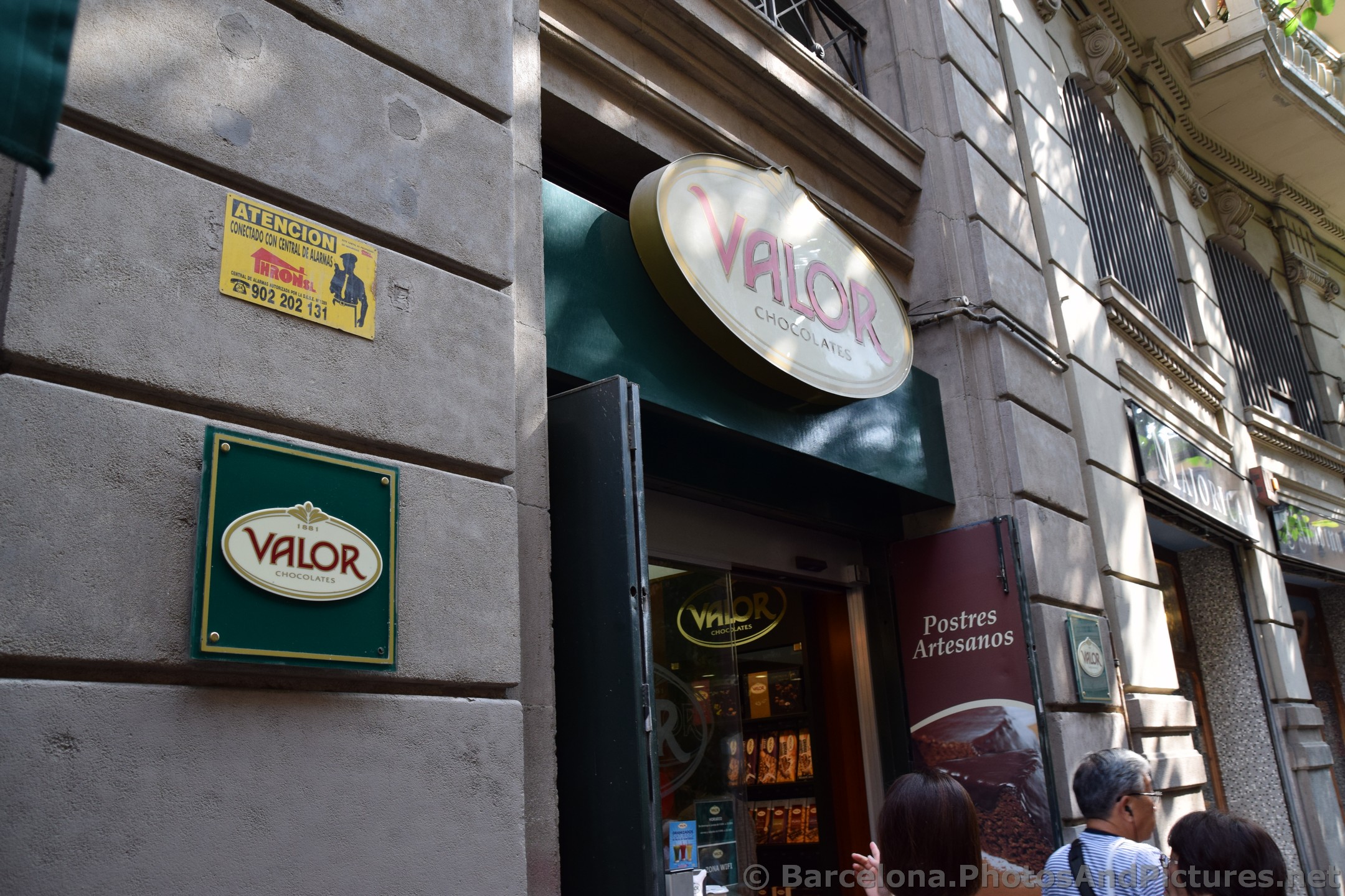 Valor Chocolates near Barcelona Cathedral.jpg