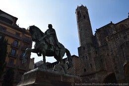 Ramon Berenguer III Statue with Old Barcelona City Wall in Background.jpg