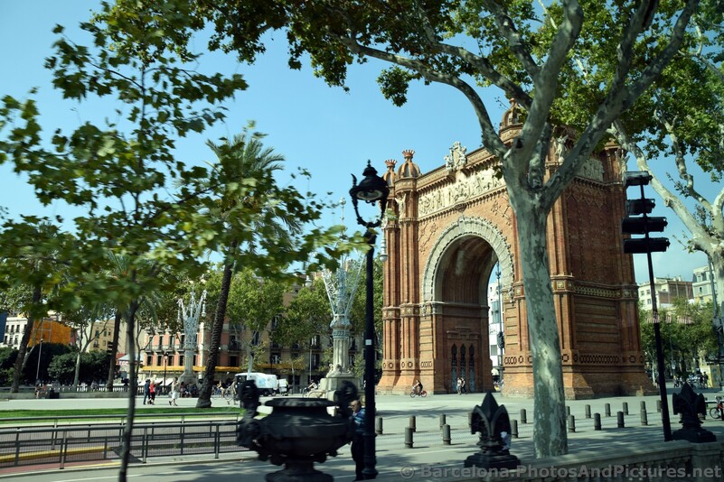 Barcelona Arch Arc de Triomf.jpg