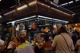 Crowd at El Quim de la Boqueria.jpg