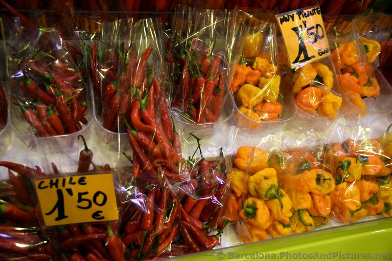 Habanero & Red Chilis @ Mercat de la Boqueria.jpg