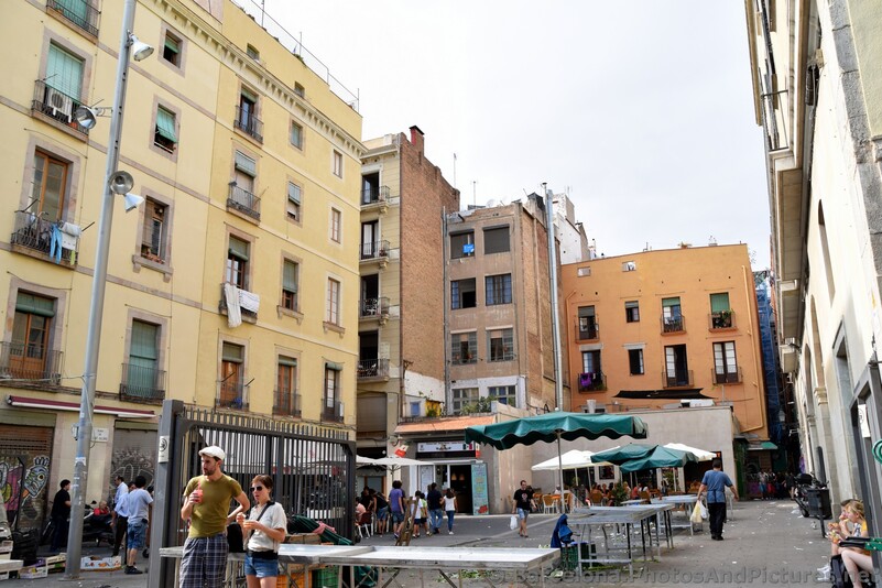 Apartments Next to Mercat de la Boqueria Barcelona.jpg