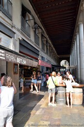 Forn de Betlem Barcelona outside Boqueria.jpg
