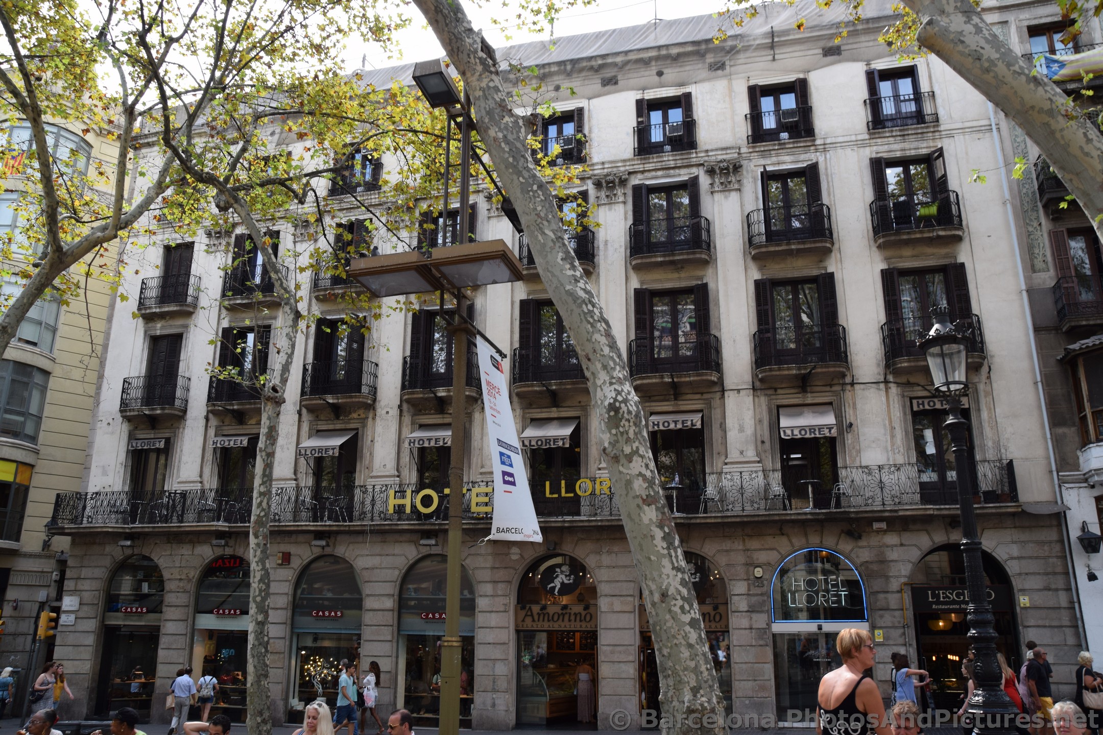 Hotel LLoret at La Rambla Barcelona.jpg