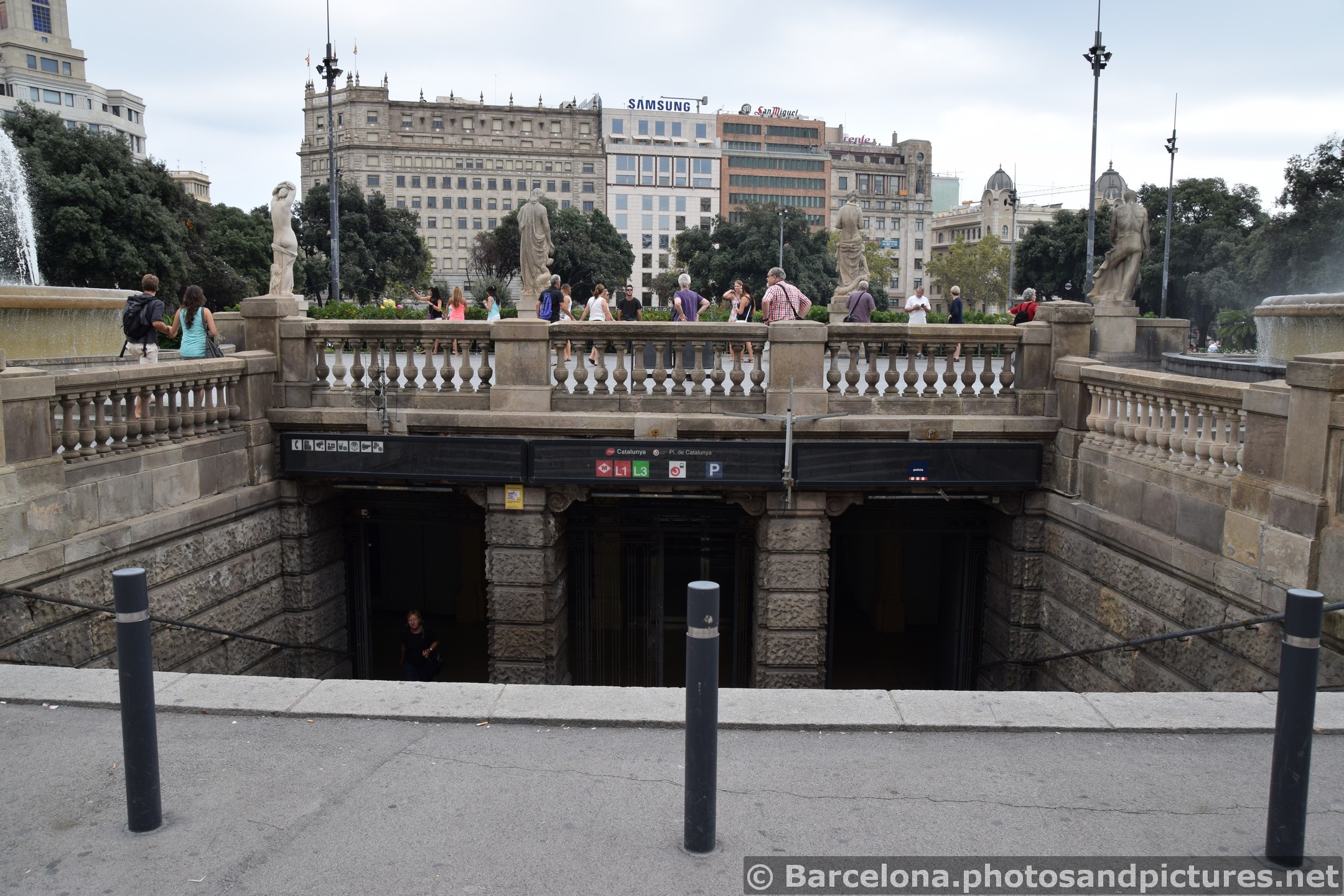 Catalunya Square Metro Entrance Area for Subway.jpg