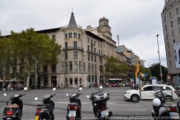 Catalana Occidente Building of Placa Catalunya.jpg