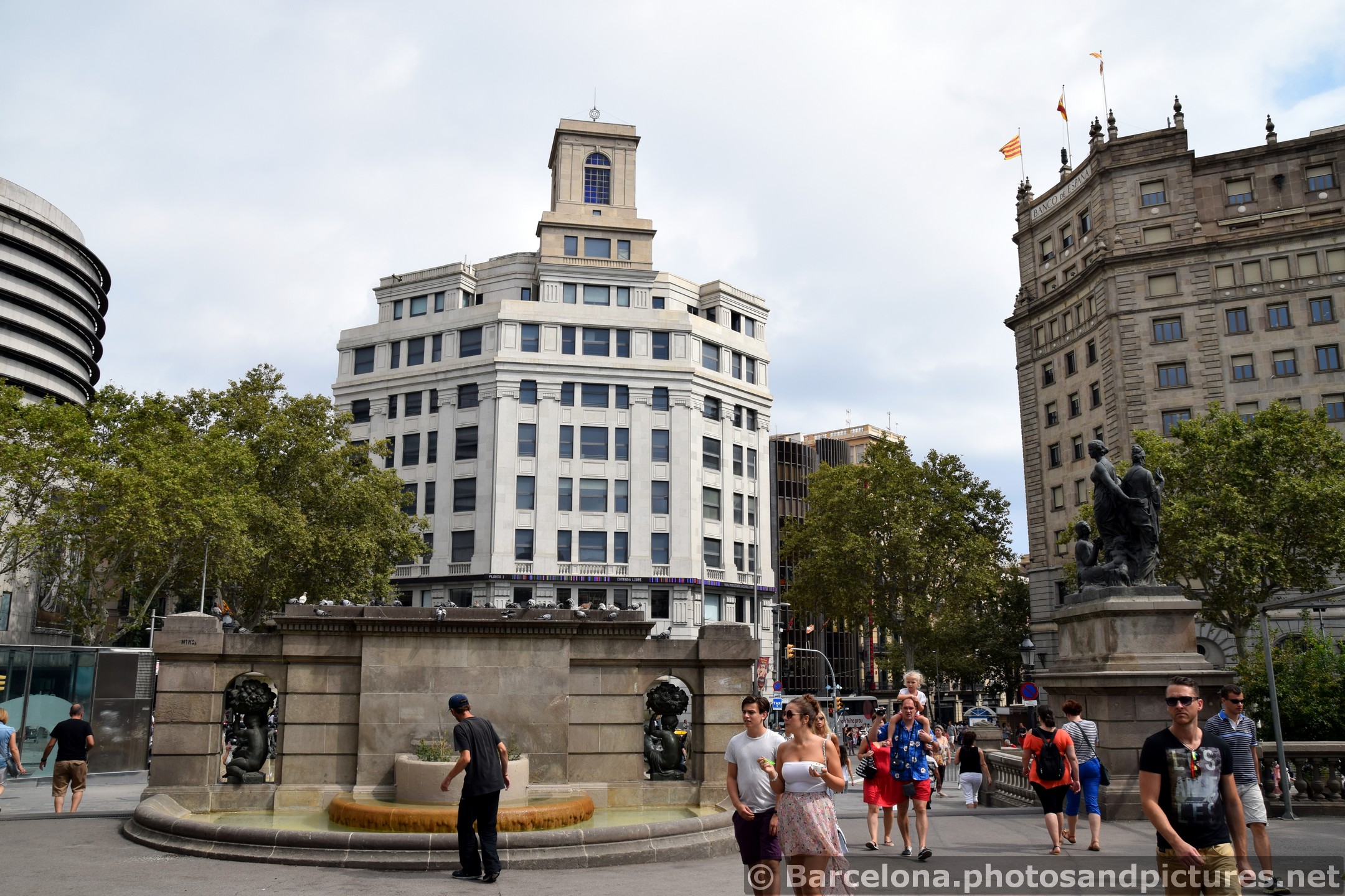 Banco de Espana Building Seen from Placa Catalunya.jpg