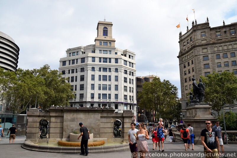 Banco de Espana Building Seen from Placa Catalunya.jpg