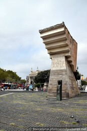 Francesc Macià Monument @ Catalunya Square.jpg